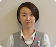 >事務部　医事課　入院係　鳥居　真莉菜